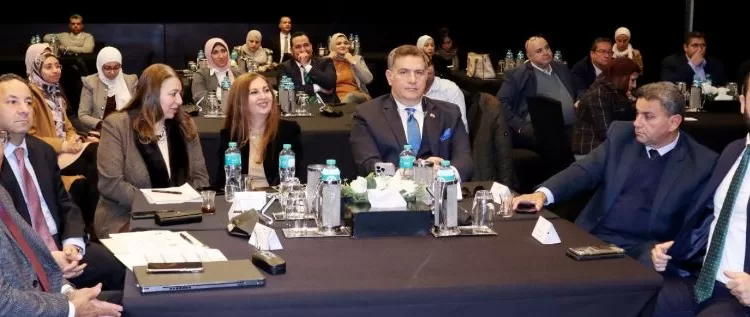 الهيئة العامة للاستثمار تبحث فرص التحول الأخضر لقطاعي «الأسمنت والألومنيوم» لمواجهة آلية الكربون الأوروبية 1 - جريدة الجمهورية الهيئة العامة للاستثمار تبحث فرص التحول الأخضر لقطاعي «الأسمنت والألومنيوم» لمواجهة آلية الكربون الأوروبية