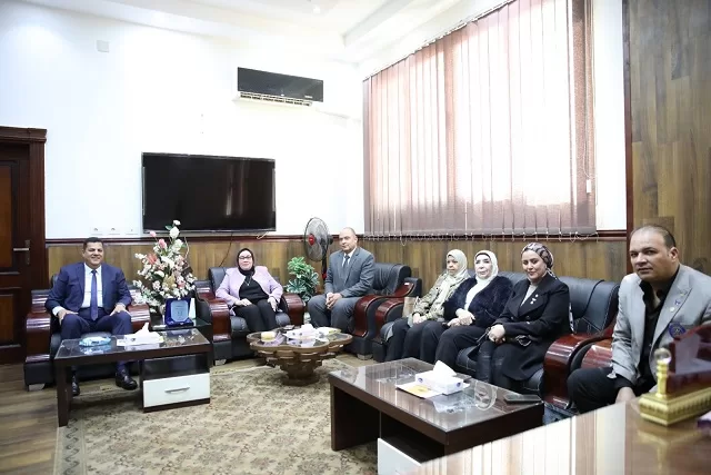 رئيس الجامعة التكنولوجية يستقبل رئيس نادي روتاري بني سويف 2 - جريدة الجمهورية 30 2 - جريدة الجمهورية