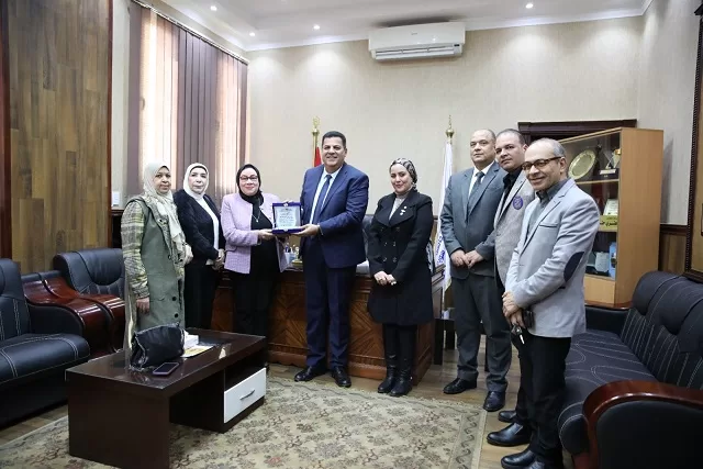 رئيس الجامعة التكنولوجية يستقبل رئيس نادي روتاري بني سويف 3 - جريدة الجمهورية 32 3 - جريدة الجمهورية