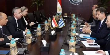 مساعد وزير الإستثمار يبحث مع نائب وزير الخارجية اليوناني تعزيز التعاون الإقتصادي بين البلدين 1 - جريدة الجمهورية مساعد وزير الإستثمار يبحث مع نائب وزير الخارجية اليوناني تعزيز التعاون الإقتصادي بين البلدين