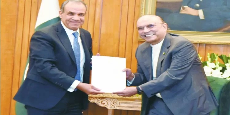 سلمها «عبدالعاطى»: رسالة خطية من الرئيس السيسى إلى نظيره الباكستانى