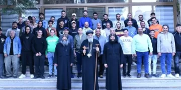 البابا تواضروس الثاني يهنئ العاملين بالمقر البابوي بعيد الميلاد