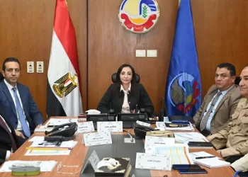 محافظ البحيرة تتابع من غرفة التحكم والسيطرة سير العملية في يومها الأول