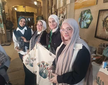 طالبات التربية الفنية يقدن مراسم إفتتاح المتحف المصري الكبير 4 - جريدة الجمهورية 41 2 - جريدة الجمهورية
