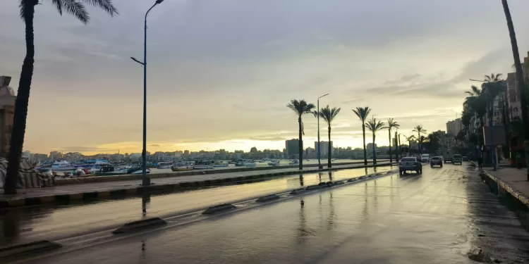 أمطار غزيرة على الإسكندرية وانخفاض في درجات الحرارة
