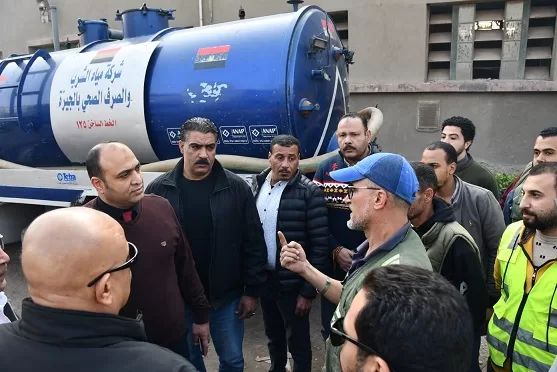 رئيس مياه الشرب والصرف الصحي بالجيزة يجري جولة تفقدية موسعة بعدد من المواقع 7 - جريدة الجمهورية 44 3 - جريدة الجمهورية