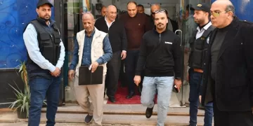 رئيس مياه الشرب والصرف الصحي بالجيزة يجري جولة تفقدية موسعة بعدد من المواقع