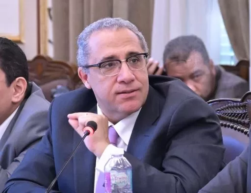 جامعة القاهرة تطلق 4 برامج ماجستير مع جامعة بكين.. وتدشين «هوية بصرية» لمحافظة الجيزة 5 - جريدة الجمهورية 5 46 - جريدة الجمهورية