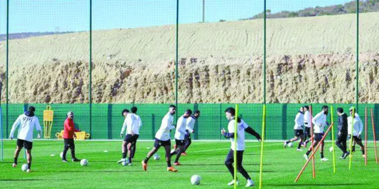 تعاطف كبير من الجمهور المغربى قبل مواجهة «الأولاد» و«أغادير».. هدف «الفراعنة»