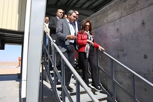 بتكلفة ٤٠٠ مليون جنيه: البيئة و قنا يتفقدان مشروع مصنع المعالجة الميكانيكية والبيولوجية والمدفن الصحي المصاحب لها للمخلفات الصلبة بقوص 2 - جريدة الجمهورية 53 1 - جريدة الجمهورية