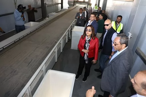 بتكلفة ٤٠٠ مليون جنيه: البيئة و قنا يتفقدان مشروع مصنع المعالجة الميكانيكية والبيولوجية والمدفن الصحي المصاحب لها للمخلفات الصلبة بقوص 7 - جريدة الجمهورية 58 - جريدة الجمهورية