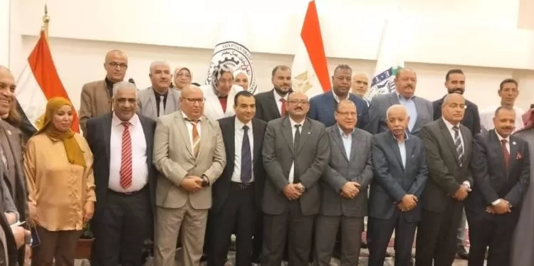 القيادات النقابية: قضية «التثقيف النقابي» دستورٌ ملزم وواجبٌ مقدس.. لا حياد عنه