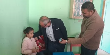 رئيس مدينة بلطيم يوزع الهدايا على ذوي الهمم احتفالًا باليوم العالمي للإعاقة