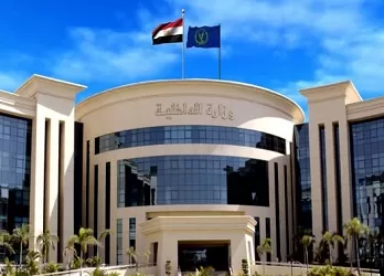 مصدر أمني ينفي إعفاء مركبات الضباط من الضرائب والرسوم