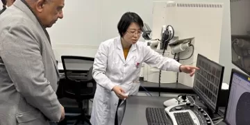 خلال زيارته لبكين عصمت يزور مقر أبحاث الطاقة والمعامل الرئيسية والهندسة النووية