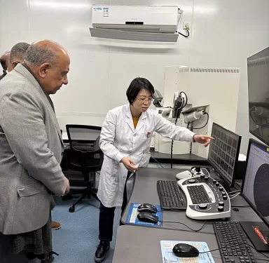 خلال زيارته لبكين عصمت يزور مقر أبحاث الطاقة والمعامل الرئيسية والهندسة النووية