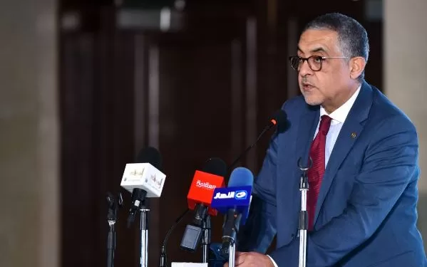 الهيئة العامة للاستثمار تبحث فرص التحول الأخضر لقطاعي «الأسمنت والألومنيوم» لمواجهة آلية الكربون الأوروبية