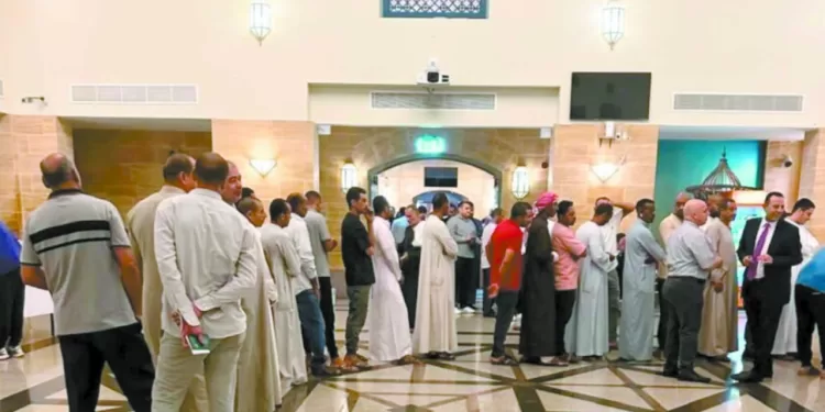 إقبال الخارج يمهد لسباق داخلى «ساخن» فى الدوائر المعادة بـ 10 محافظات 1 - جريدة الجمهورية .. وبيراميدز بـ «الصف الثانى» يتحدى «البنك»