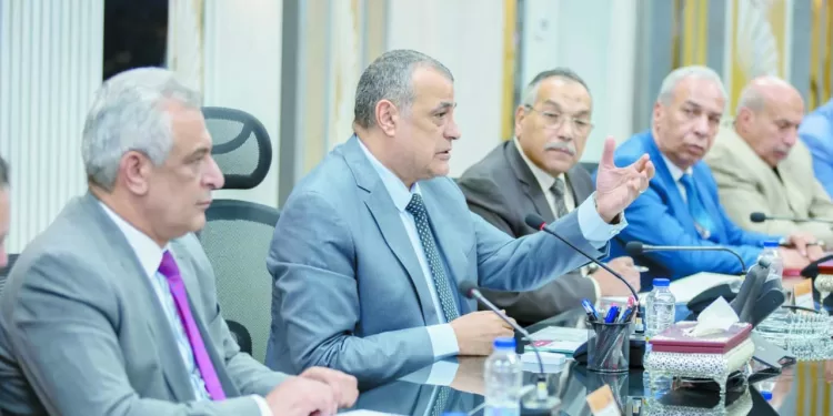 .. وبيراميدز بـ «الصف الثانى» يتحدى «البنك»