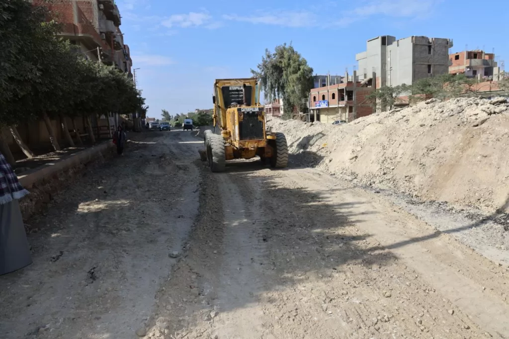 محافظ المنوفية في أشمون: جولة تفقدية لطريق شما-منوف واستثمارات 111 مليون جنيه لتطوير الخدمات 2 - جريدة الجمهورية IMG 20251210 WA0136 - جريدة الجمهورية