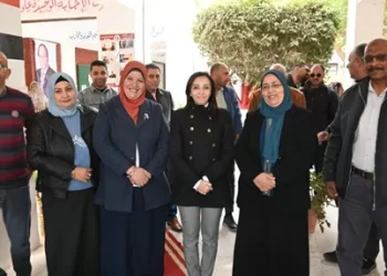 محافظ البحيرة تتفقد لجان «حوش عيسى» وتؤكد انتظام عملية التصويت 2 - جريدة الجمهورية محافظ البحيرة تتفقد لجان «حوش عيسى» وتؤكد انتظام عملية التصويت