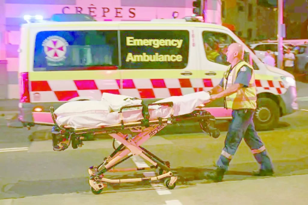 12 قتيلًا وعشرات المصابين فى عملية إرهابية بسيدنى 3 - جريدة الجمهورية IMG 20251215 WA0013 - جريدة الجمهورية