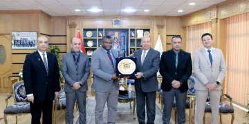 مشاركة وزير الصحة بدولة جامبيا بمؤتمر دولى بجامعة المنصورة