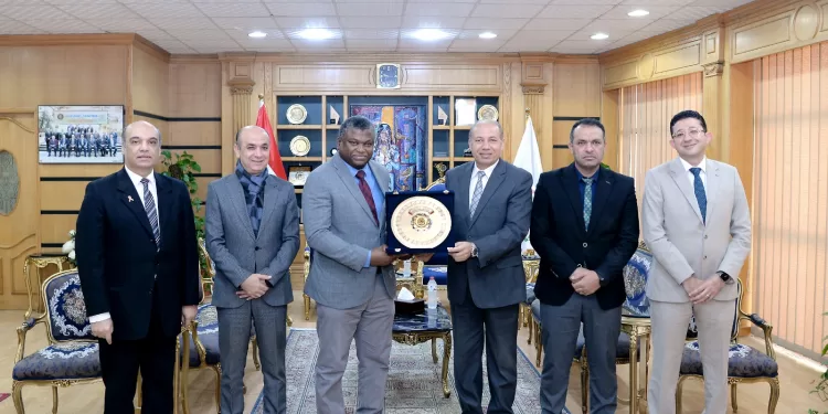 مشاركة وزير الصحة بدولة جامبيا بمؤتمر دولى بجامعة المنصورة