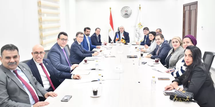 وزير التعليم العالي والسفير الفرنسي يناقشان مستجدات مشروع حرم الجامعة الفرنسية في مصر