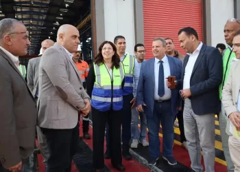 بدء خطة تطوير ورش «مهمشة».. السكك الحديدية تبحث مع «وابتك» رفع كفاءة صيانة الجرارات