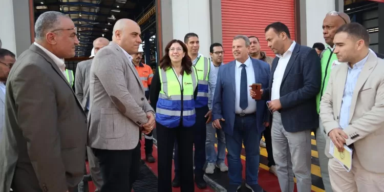 بدء خطة تطوير ورش «مهمشة».. السكك الحديدية تبحث مع «وابتك» رفع كفاءة صيانة الجرارات