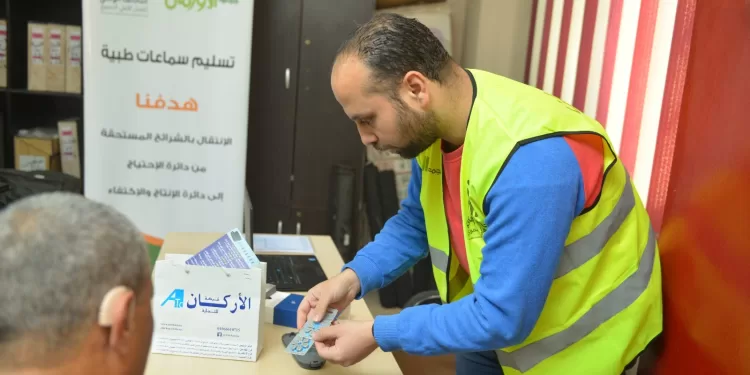تحت إشراف «تضامن قنا».. تسليم 5 سماعات طبية لذوي الهمم بالتعاون مع «الأورمان»