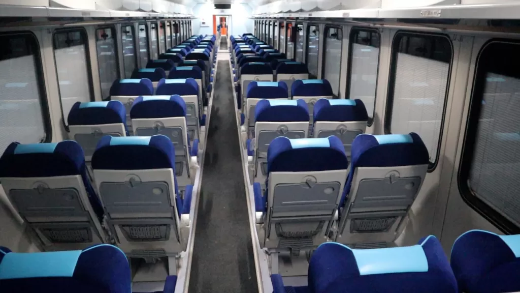 بدءًا من الغد.. السكة الحديد تُتيح حجز تذاكر 4 قطارات جديدة عبر وكلاء البيع المعتمدين 2 - جريدة الجمهورية WhatsApp Image 2025 12 02 at 9.27.45 PM - جريدة الجمهورية