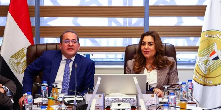 اجتماع مشترك بين وزارتي البيئة والمالية لبحث دعم القطاع الخاص في ملف المخلفات