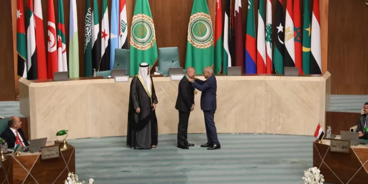 محافظ القاهرة يفوز بجائزة «أفضل محافظ عربي» ضمن جوائز التميز الحكومي العربي