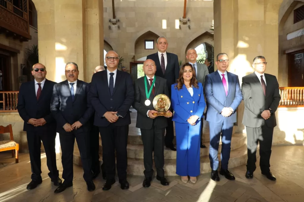 وزيرة التنمية المحلية والمحافظون يحتفلون بفوز محافظ القاهرة بجائزة التميز الحكومي العربي 6 - جريدة الجمهورية WhatsApp Image 2025 12 04 at 5.09.11 PM 3 - جريدة الجمهورية