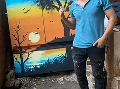 «فيها حاجة حلوة»: ريشة «حسين» تحول لوحات الشوارع إلى سعادة وفن