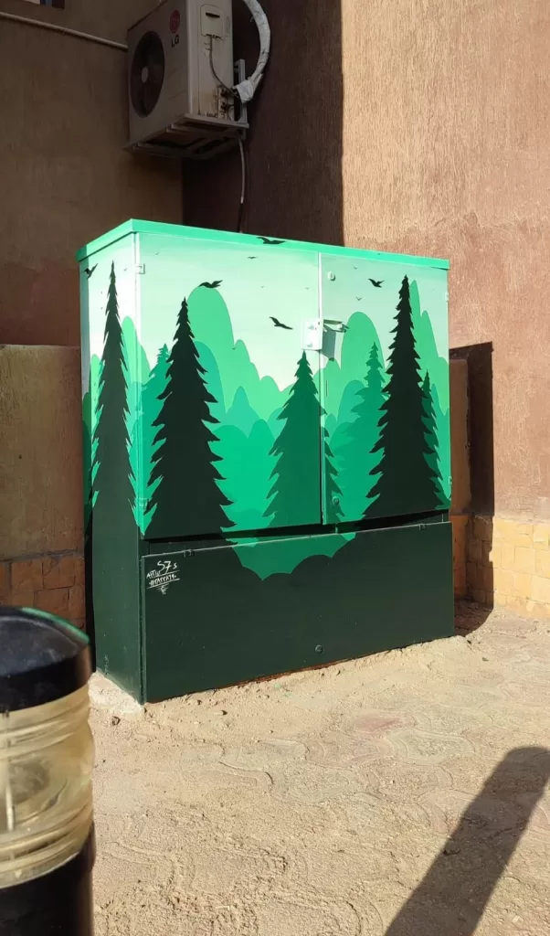 «فيها حاجة حلوة»: ريشة «حسين» تحول لوحات الشوارع إلى سعادة وفن 2 - جريدة الجمهورية WhatsApp Image 2025 12 05 at 8.02.06 PM 1 - جريدة الجمهورية