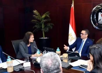 وزير الاستثمار والتجارة الخارجية يلتقي بعثة صندوق النقد الدولي ويستعرض الرؤية الإصلاحية وتحسين بيئة الأعمال 2 - جريدة الجمهورية وزير الاستثمار والتجارة الخارجية يلتقي بعثة صندوق النقد الدولي ويستعرض الرؤية الإصلاحية وتحسين بيئة الأعمال