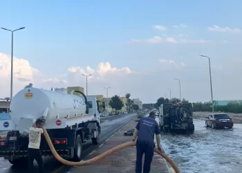 «مياه البحر الأحمر» تسحب تجمعات الأمطار بالغردقة.. وتُعلن استمرار حالة الطوارئ 5 - جريدة الجمهورية «مياه البحر الأحمر» تسحب تجمعات الأمطار بالغردقة.. وتُعلن استمرار حالة الطوارئ