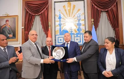 قيادات «القاهرة» تُكَرِّم المحافظ لفوزه بجائزة أفضل محافظ على مستوى الوطن العربي 1 - جريدة الجمهورية قيادات «القاهرة» تُكَرِّم المحافظ لفوزه بجائزة أفضل محافظ على مستوى الوطن العربي