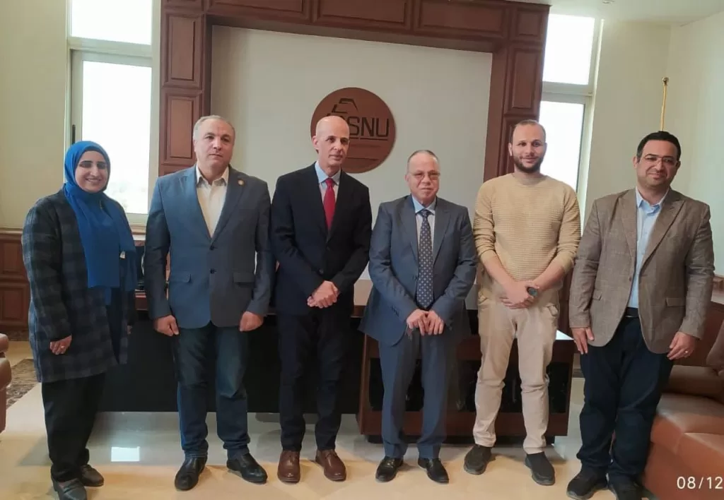 وفد نقابة صيادلة بني سويف يزور كلية الصيدلة الأهلية لبحث التعاون 2 - جريدة الجمهورية WhatsApp Image 2025 12 09 at 11.00.56 AM - جريدة الجمهورية