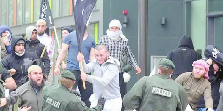 رحلة المال الحرام الذى فضح الجماعة الإرهابية 1 - جريدة الجمهورية بيراميدز ينتظر الفائز من فلامنجو وكروز أزول فى كأس القارات