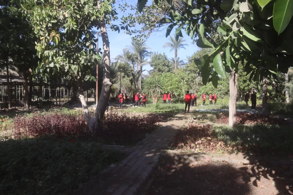 توعية بيئية عملية: جولة ميدانية لطلاب المدرسة اليابانية في مشتل جهاز العاشر من رمضان 4 - جريدة الجمهورية WhatsApp Image 2025 12 09 at 4.31.08 PM 1 - جريدة الجمهورية