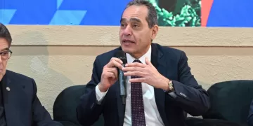 على هامش «فود أفريكا».. خالد أبو المكارم: قطاع الكيماويات يستهدف 9.5 مليار دولار صادرات في 2025 6 - جريدة الجمهورية على هامش «فود أفريكا».. خالد أبو المكارم: قطاع الكيماويات يستهدف 9.5 مليار دولار صادرات في 2025