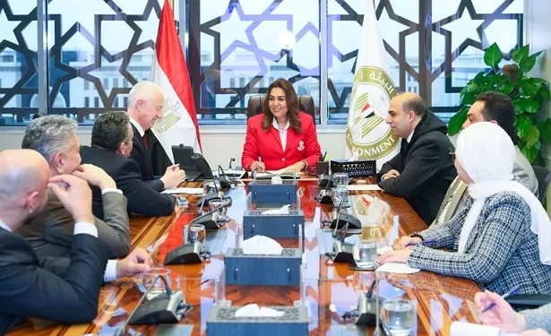 تعاون بين البيئة ومجموعة فيكا لبحث مشروعات الاستدامة في قطاع الأسمنت 1 - جريدة الجمهورية مسودة تلقائية