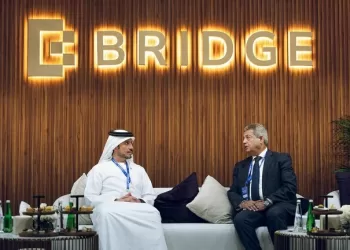 خالد عبدالعزيز يبحث في قمة «بريدج 2025» تعزيز حوكمة المحتوى الرقمي وحماية الملكية الفكرية