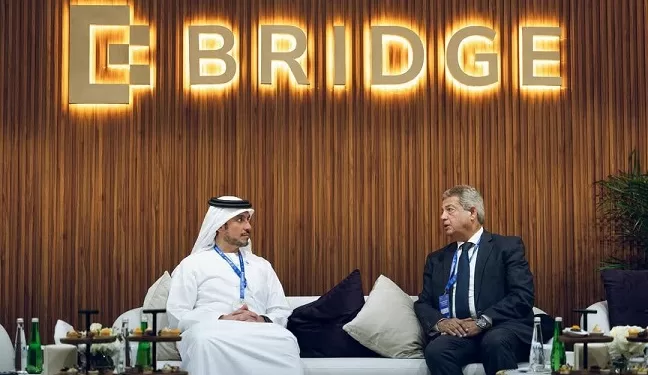 خالد عبدالعزيز يبحث في قمة «بريدج 2025» تعزيز حوكمة المحتوى الرقمي وحماية الملكية الفكرية