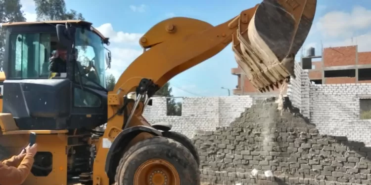 حملات مكثفة بالدقهلية تزيل 6 مخالفات بناء خارج الحيز العمراني بالمنصورة