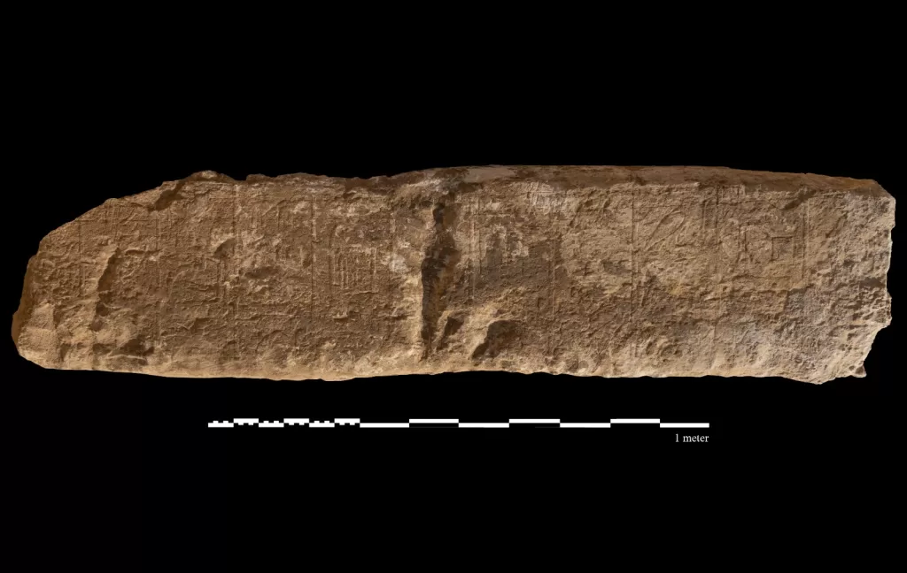 الكشف عن بقايا معبد الوادي للمجموعة الشمسية للملك «ني أوسر رع» بمنطقة أبوصير الأثرية 5 - جريدة الجمهورية WhatsApp Image 2025 12 12 at 1.10.24 PM 1 - جريدة الجمهورية